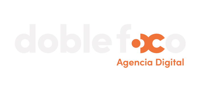 Logotipo blanco de Doblefoco